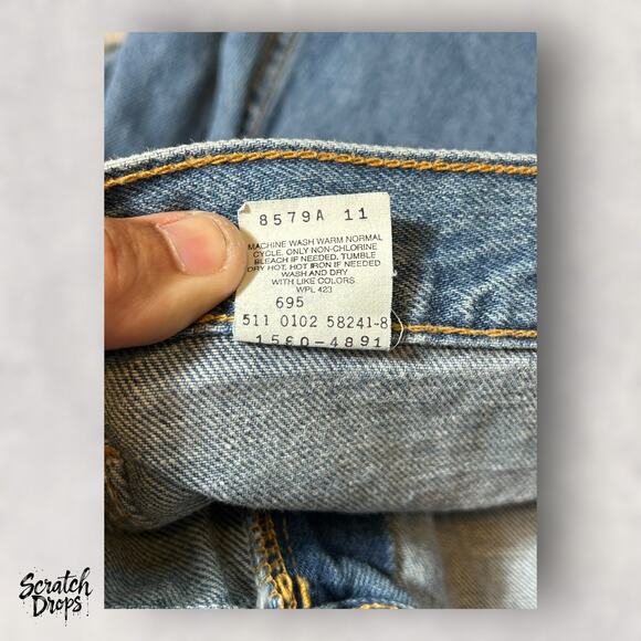 Levi's Men's 560 Loose Fit Tapered Leg Jeans W54 L32 Classic Comfortable Denim - Picture 2 of 6